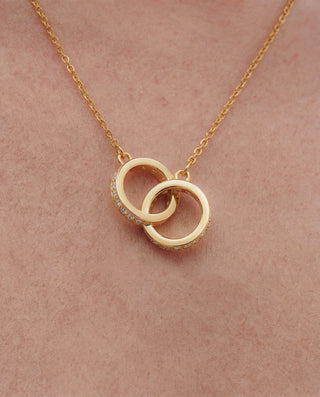 How to Layer Gold Necklaces Like a Pro (2026 Style Guide)