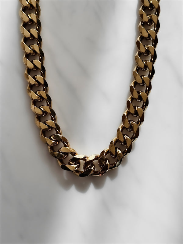Flame Necklace Gold - Queen&Collection