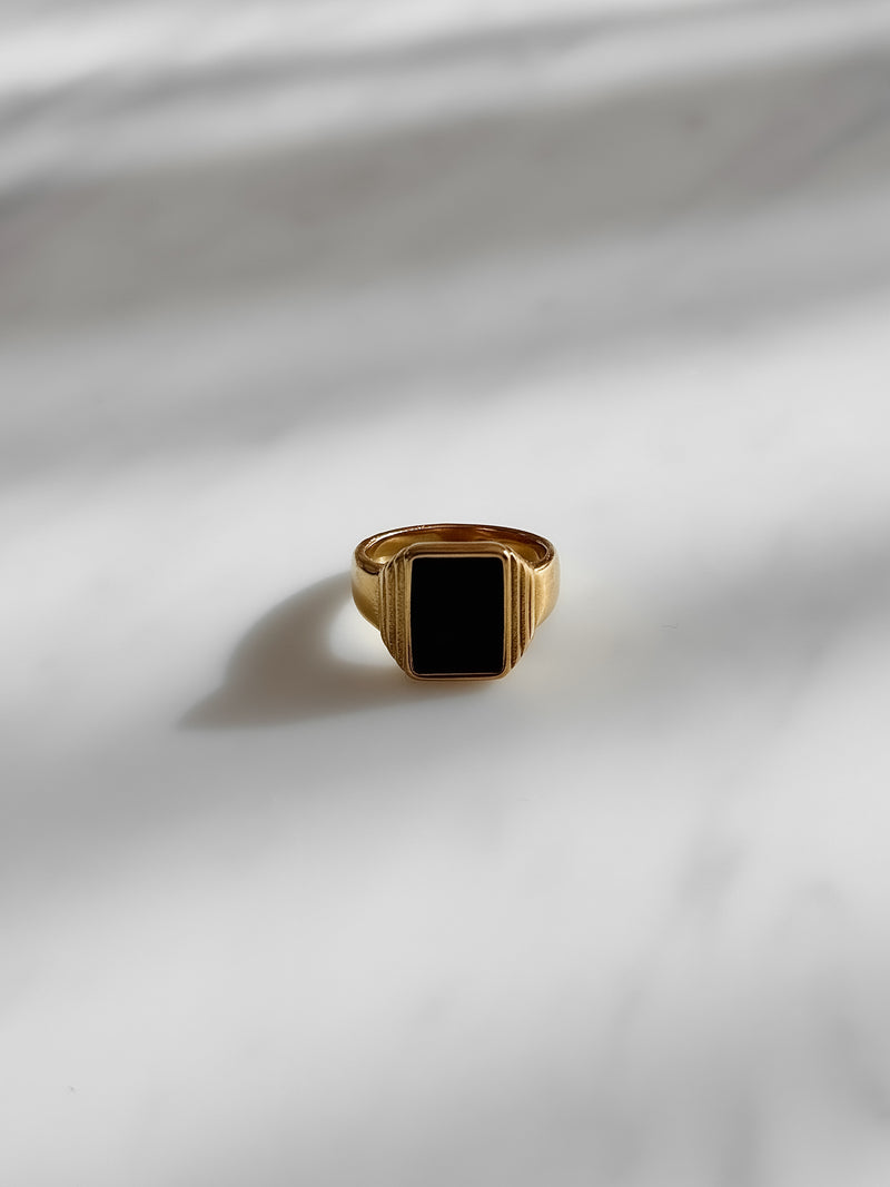 Interplay Ring Gold - Queen&Collection