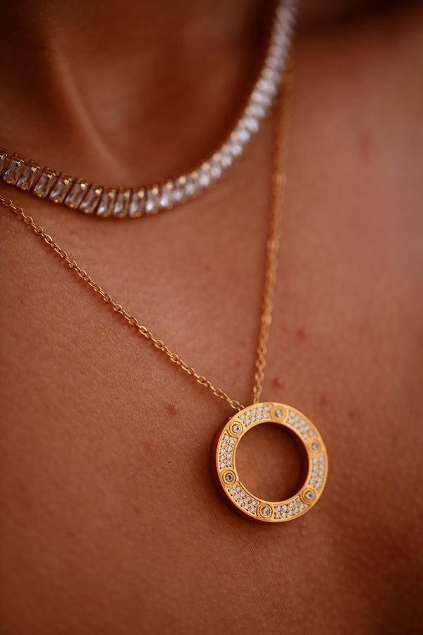Magnum Diamond  Necklace - Queen&Collection