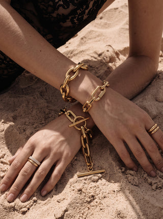 Axis Bracelet – Gold Bar Chain Bracelet Waterproof 316L Stainless Steel | Queen & Co