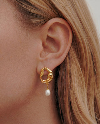 Queen and Co. Tear Drop Earrings – 18K Gold Plated, Minimal Drop Earrings, Elegant Design