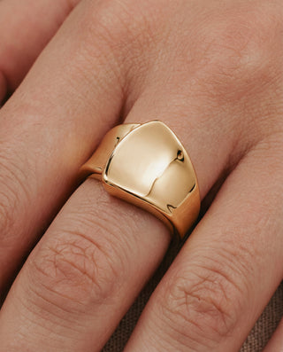 Sculpt Ring – 18K Gold Plated Statement Ring, Bold Everyday Ring, Waterproof Stainless Steel | Queen & Co