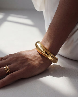Modernist Bracelet – Minimal Gold Cuff Bracelet Waterproof 316L Stainless Steel | Queen & Co