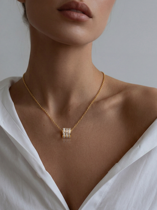 Queen and Co. Scinta Necklace – 18K Gold Plated, Minimal Square Pendant Necklace