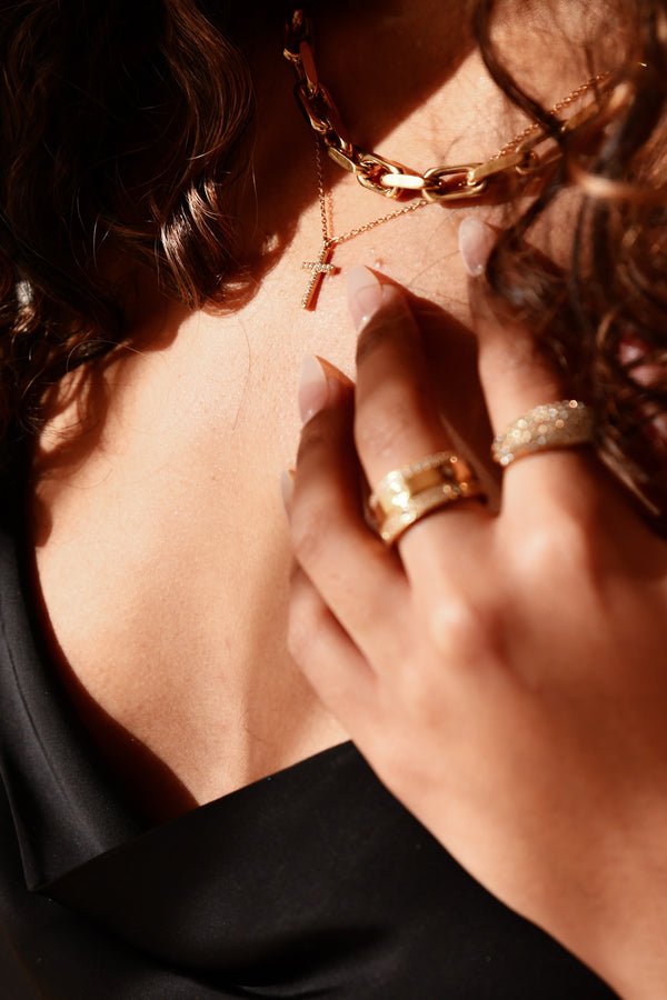 Cros Necklace - Queen&Collection