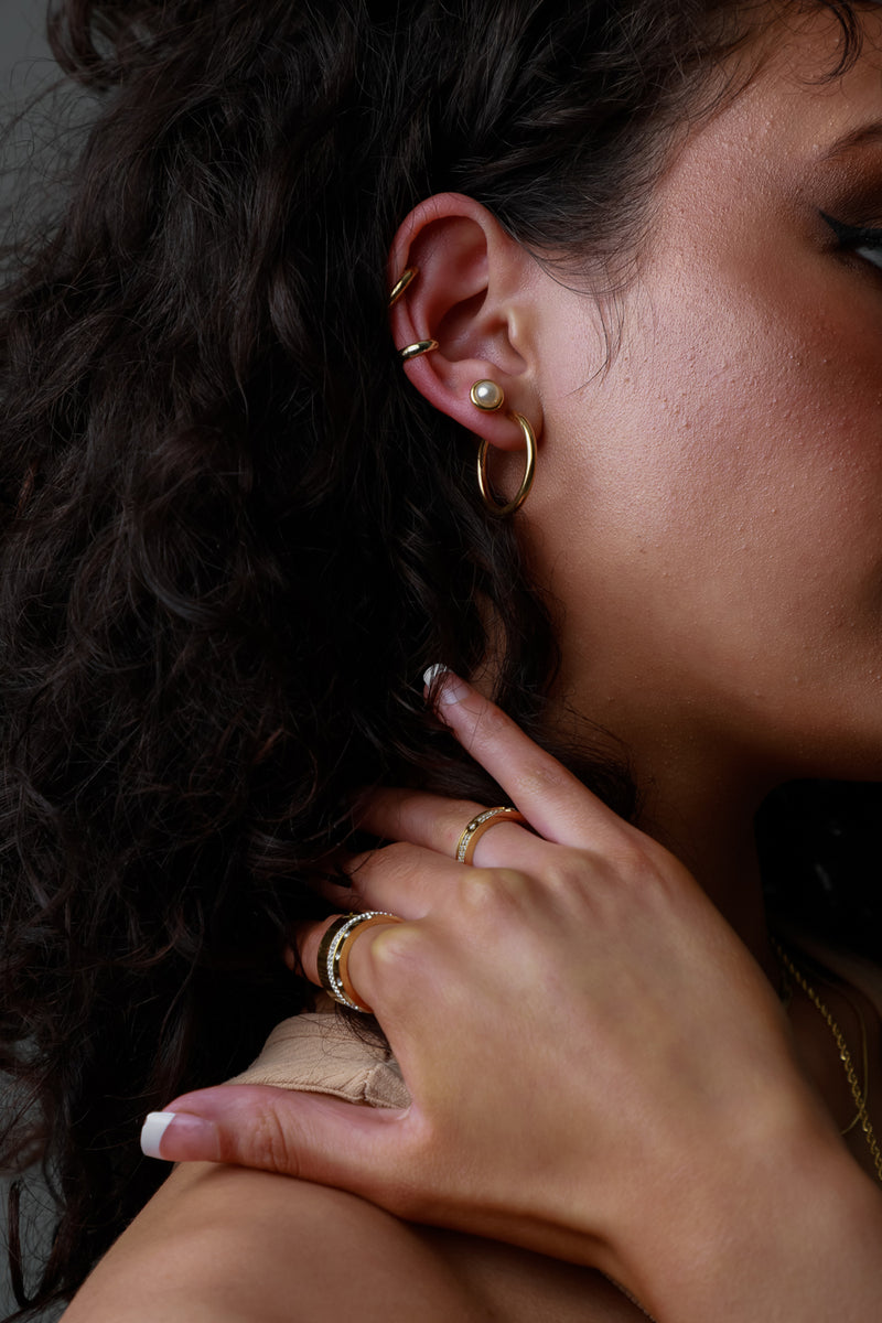Mona Stud Earrings - Queen&Collection